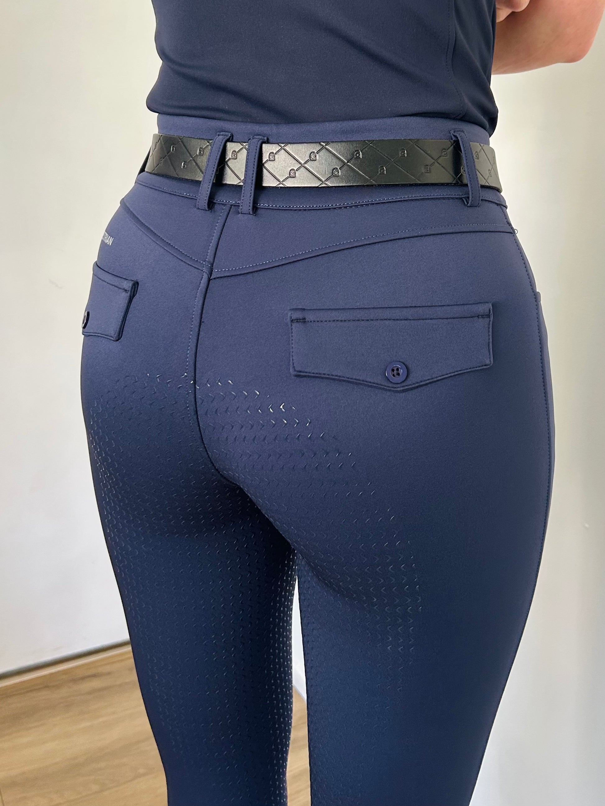 Elevate breech- Navy