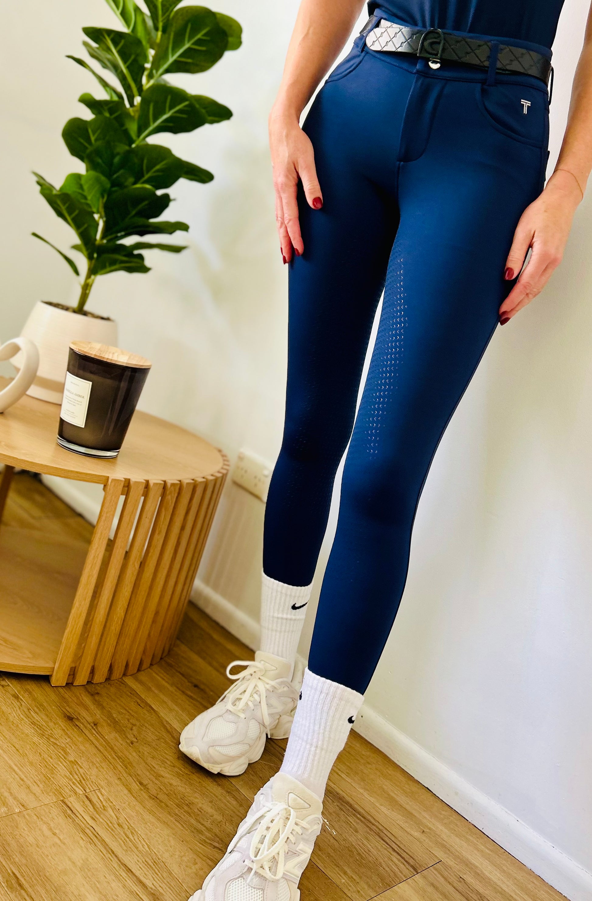 Elevate breech- Navy